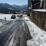 ピットーレ岩原本店　お店の前まで通行可能です。