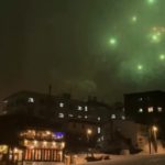 ピットーレ側から、冬花火を横向きで。