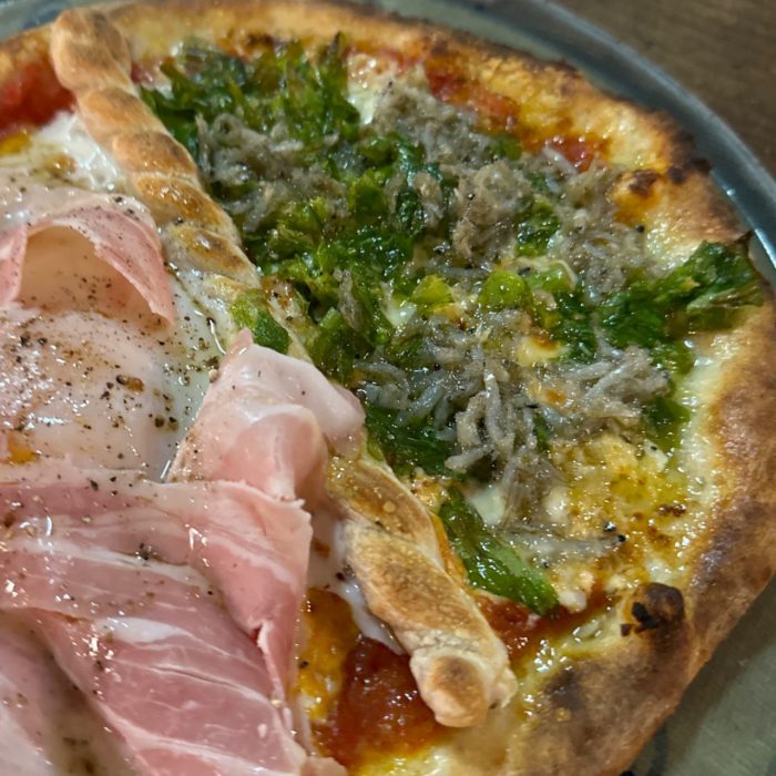 ピットーレ岩原　シラスとフキノトウのピッツァ